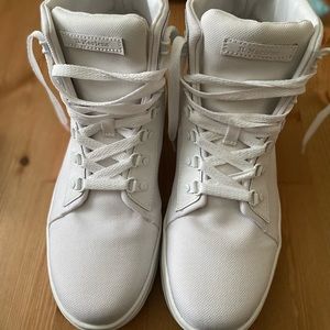 Dr. Marten Combs Boot